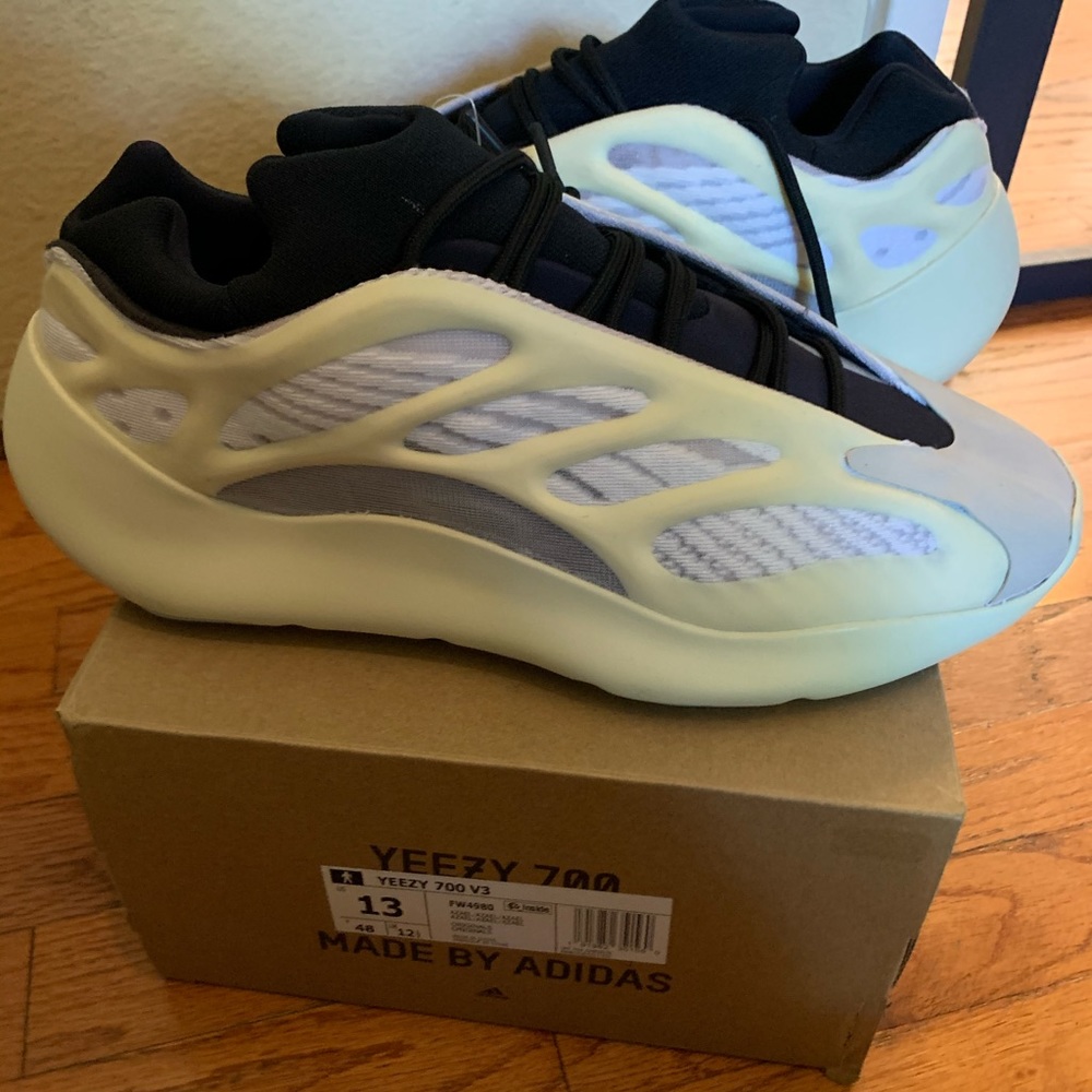 Adidas yeezy 700 azael